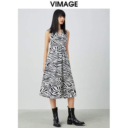 VIMAGE纬漫纪夏季新款V领收腰显瘦A摆复古斑马印花无袖连衣裙V1307920 商品图2