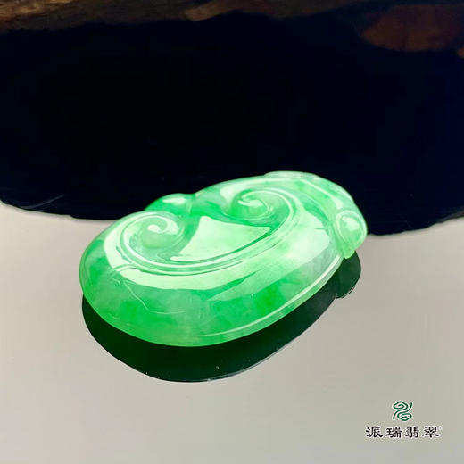 派瑞翡翠 翡翠挂件 糯种 绿色 商品图1