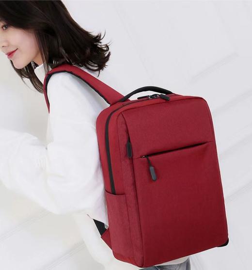 【不止有型 还很会“装”】网红同款经典商务多功能双肩包 加宽肩带 减压舒适  可外置充电 时尚简约 耐磨防水 轻松应对职场 ！ 商品图3