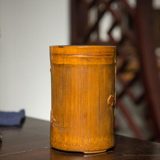 清 竹雕泛舟图人物笔筒 商品图1