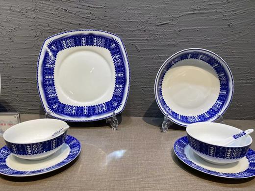 景德镇陶瓷 国瓷红叶  18头蓝印中餐具 商品图0