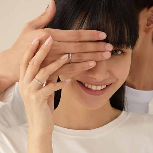 KADER卡蒂罗 莫比乌斯环情侣对戒 S925银镶宝石开口可调节情侣戒指一对 小众设计圣诞礼物送女生 礼盒装 情侣礼物一对 商品图2