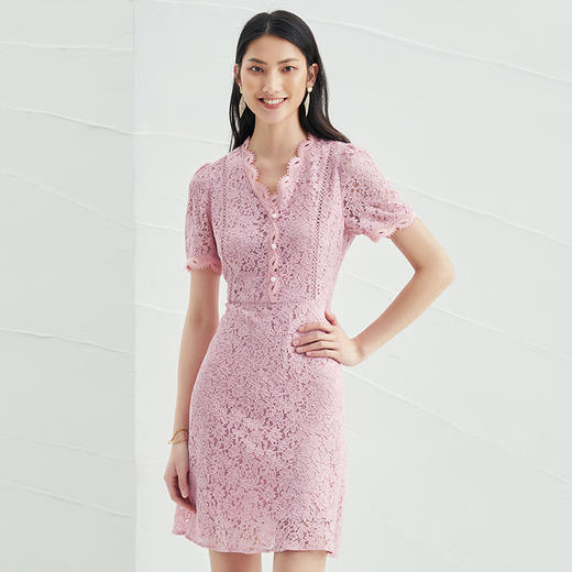 EITIE爱特爱夏季新款时尚气质优雅通勤v领收腰a字蕾丝连衣裙B2207952 商品图1