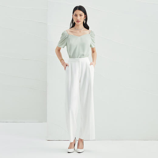 EITIE爱特爱夏新款通勤显瘦直筒短款一字肩泡泡袖雪纺衫上衣B2213910 商品图2