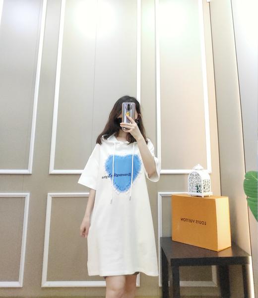 女圆领长款T2022 商品图1