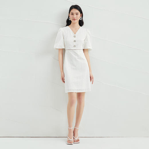 EITIE爱特爱夏季新款V领泡泡袖复古显瘦白色镂空纯棉连衣裙B2207946 商品图1