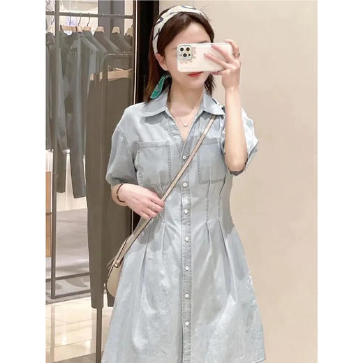 【限时折扣】小翻领牛仔双褶收腰连衣裙-浅蓝色(36-40)（非质量问题不退不换） 商品图3