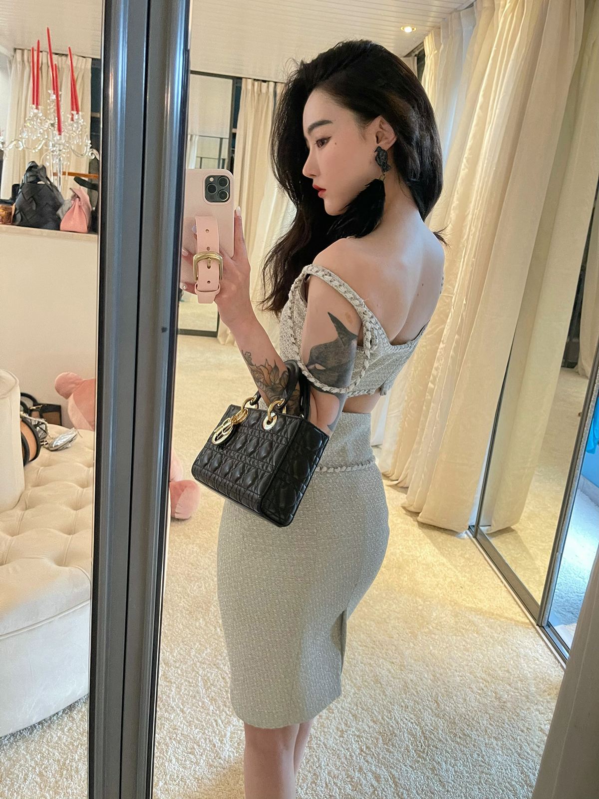 倩妮迪月亮nv王银白色小香风吊带包臀裙套装