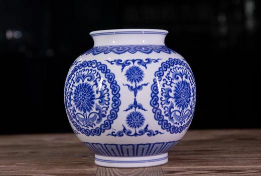 【567瓷器】青花如意团花罐 商品图0