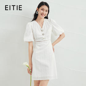 EITIE爱特爱夏季新款V领泡泡袖复古显瘦白色镂空纯棉连衣裙B2207946