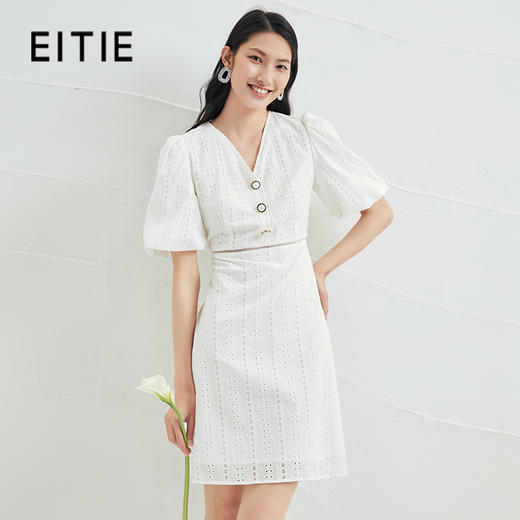 EITIE爱特爱夏季新款V领泡泡袖复古显瘦白色镂空纯棉连衣裙B2207946 商品图0
