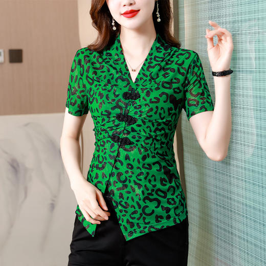 修身显瘦，设计感时尚不规则V领短袖T恤小衫KQL-8554 商品图0