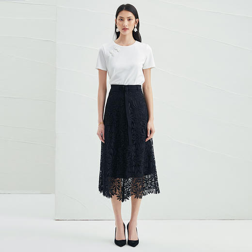 EITIE爱特爱夏季新款时尚百搭舒适盘扣装饰白色纯棉T恤上衣女B2213916 商品图1