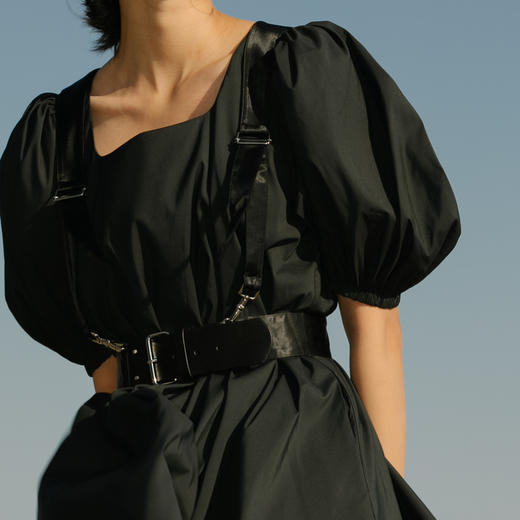 谜底港风连衣裙2022夏款泡泡袖收腰天丝中长裙225ML6075 商品图3