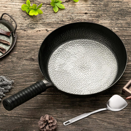 【官方正品保证】	欧乐菲（OLOFE）老关东章丘铁锅 加深黑煎锅手打平底锅老式物理不粘锅煎锅无涂层通用型28cm-OLOZQ-28D 商品图5