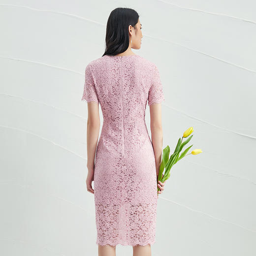 EITIE爱特爱夏季新款收腰a字镂空优雅通勤气质圆领蕾丝连衣裙B2207950 商品图4