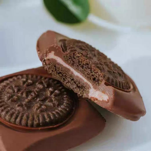 卡仕伽巴斯克白巧莓巧128克袋装巧克力草莓牛奶夹心饼干网红零食 商品图3