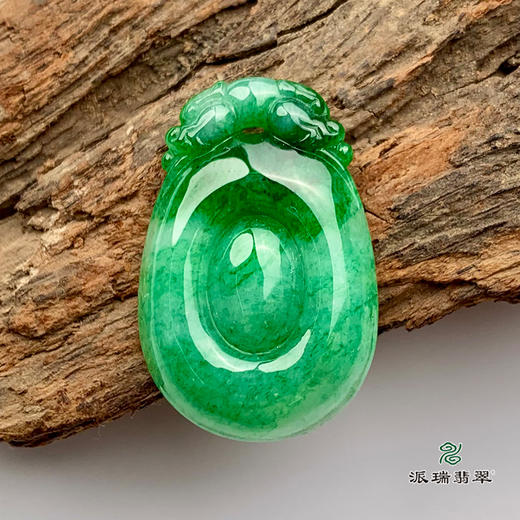 派瑞翡翠 翡翠挂件 糯冰种 绿色 商品图0