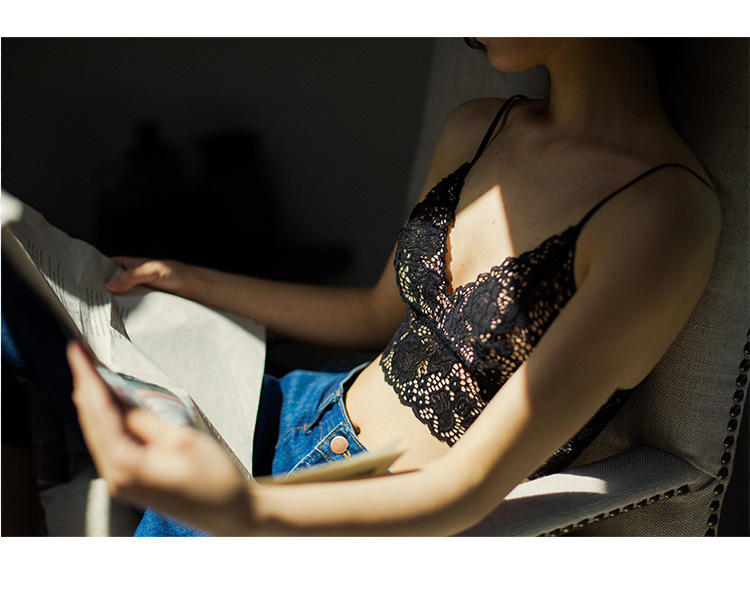 帮手描述图：靴下物小胸法式无钢圈吊带内衣一体少女超薄bral