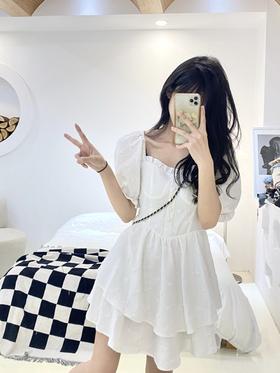 白色系绝不出错！