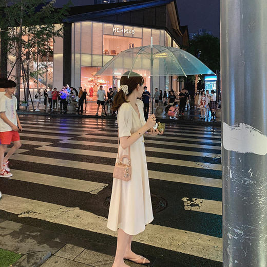 【金蘑菇菇 兰桂坊】简约黑标线三醋酸通勤约会温柔风连衣裙 商品图1