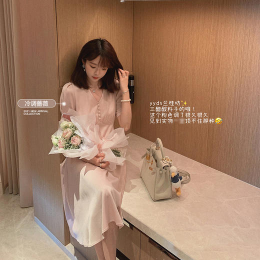 【金蘑菇菇 兰桂坊】简约黑标线三醋酸通勤约会温柔风连衣裙 商品图0