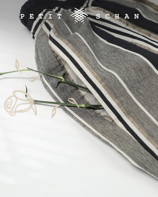 PETIT SCHAN小闪 CLO#083  Grandma’s pumpkin 婆婆的南瓜 日本进口棉麻混纺面料条纹设计款南瓜裤 商品图5