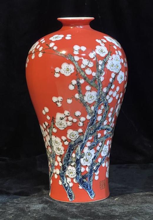 清气满乾坤高温中华红颜色釉堆画梅瓶 商品图0