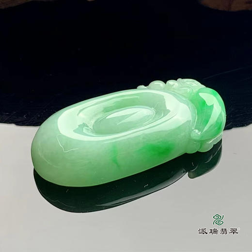 派瑞翡翠 翡翠挂件 糯种 绿色 商品图3