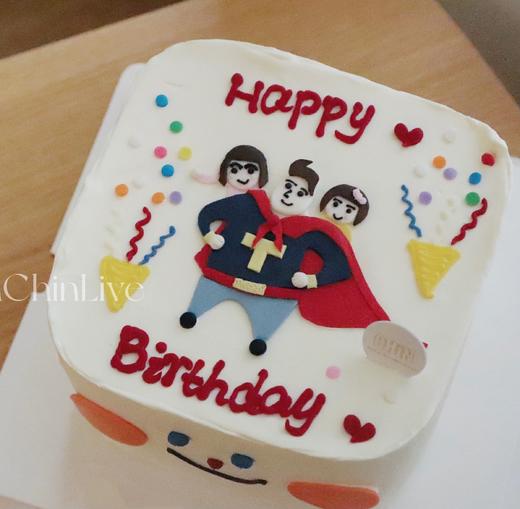 翻糖手绘超人爸比蛋糕 商品图0