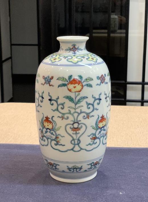 青花斗彩折枝寿桃冬瓜瓶 商品图0