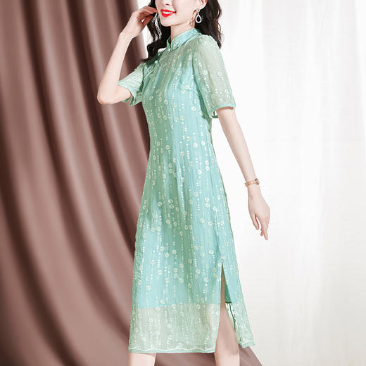 夏季新款纯色桑蚕丝绣花立领短袖连衣裙  QS-82297223 商品图3