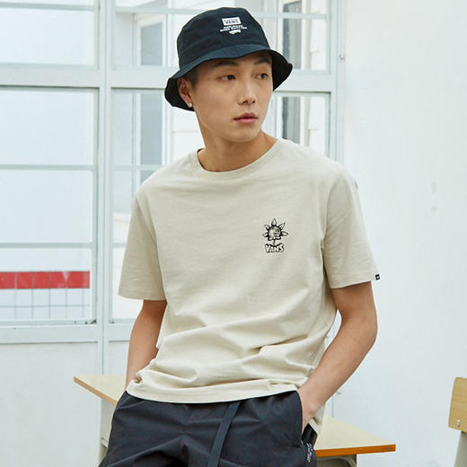 VANS 情侣短袖T恤夏季宽松保护地球燕麦色VN0A7TO52N1 商品图3
