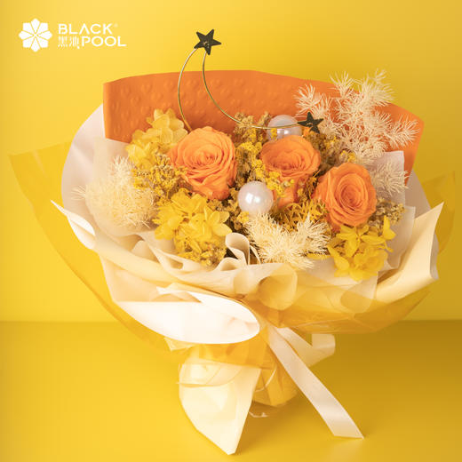 （限深圳罗湖、龙岗、龙华配送）【金牛座·永生守护花】愿你生活明朗，一路向阳。橘色玫瑰/绣球/蓬莱松/水晶草/菠萝首饰/月亮首饰/球 商品图0