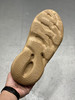 夏季特价💰260 Yeezy Foam Runner 洞洞鞋！设计采用一体化的鞋身 商品缩略图4
