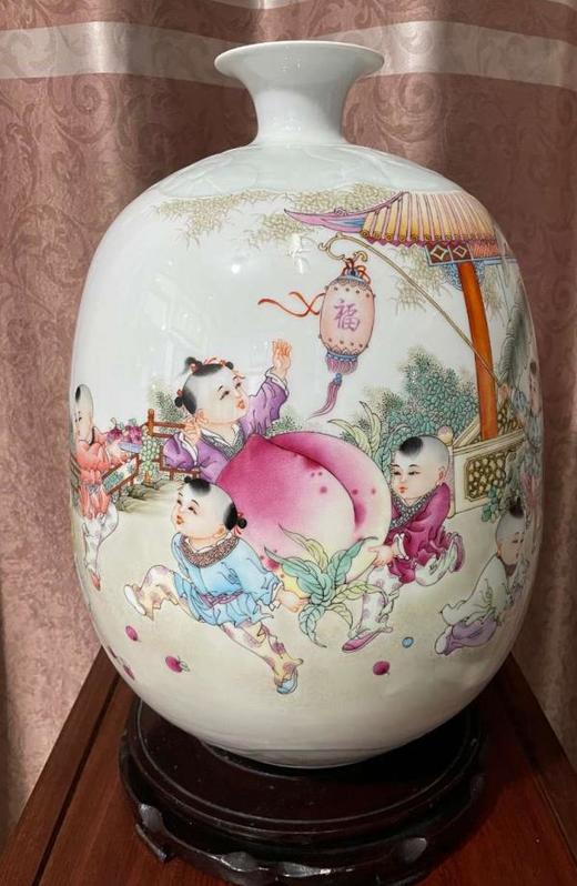 张威:【粉彩】九子献寿图 商品图0