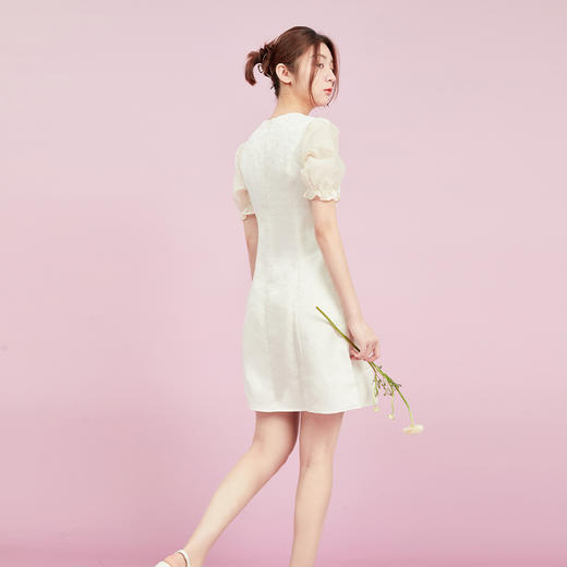 西遇小香风白色连衣裙女夏季2023年新款方领修身气质V0020795/D0020961 商品图3