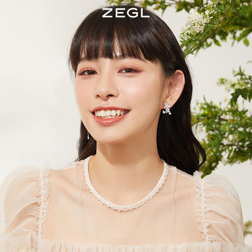 ZEGL设计师轻颜系列花朵耳环女2022年新款耳钉925银针不对称耳饰 商品图2