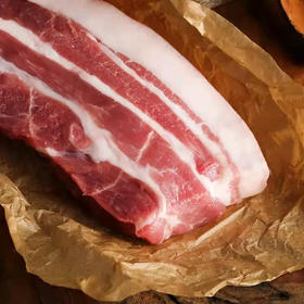 在深山里跑了一年的黑色“二师兄”，它的肉能不香吗？