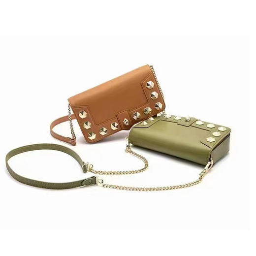 【恋尚萝莎】时尚铆钉款单肩包 商品图0