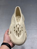 夏季特价💰260 Yeezy Foam Runner 洞洞鞋！设计采用一体化的鞋身 商品缩略图3