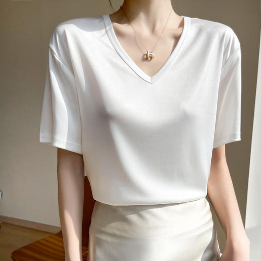 【2件立减20元，真丝清凉T恤】桑蚕丝双面丝光棉短袖T恤  简约修身显瘦圆领/V领 时尚百搭 藏肉显瘦 高级奢华 商品图0