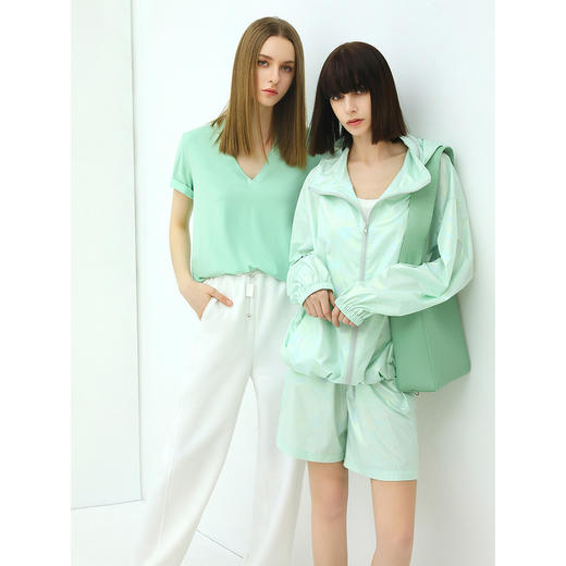 COCOBELLA多色SORONA认证V领凉感T恤女透气舒适凉爽半袖TS73 商品图4