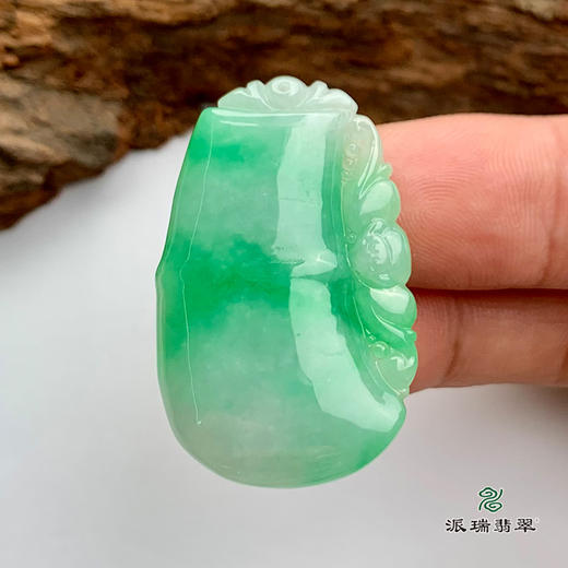 派瑞翡翠 翡翠挂件 糯种 绿色 商品图2