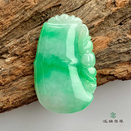 派瑞翡翠 翡翠挂件 糯种 绿色 商品图0