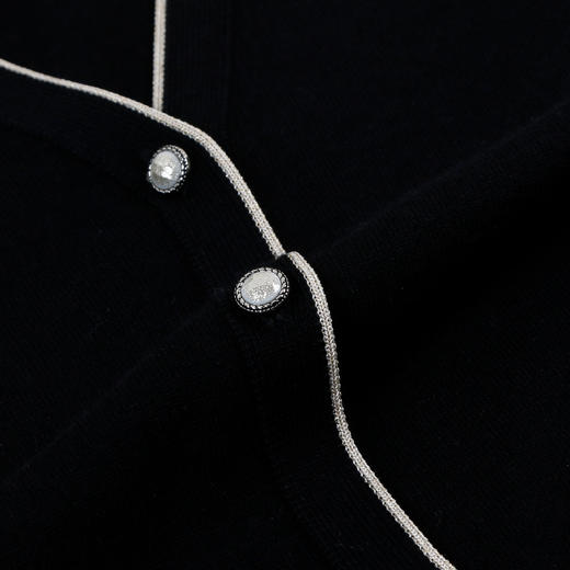 METTE22年春夏新品女士针织开衫薄款V领长袖针织衫保暖空调衫披肩 商品图3