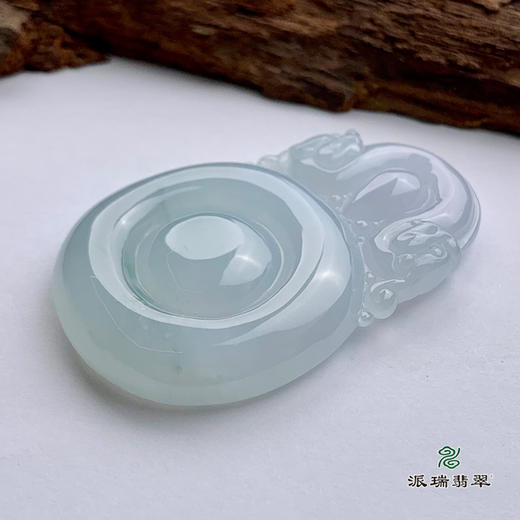 派瑞翡翠 翡翠挂件 糯冰种 淡绿色 商品图3