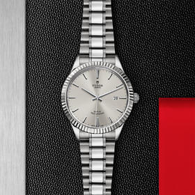 帝舵风尚系列 | 钢表壳，直径41毫米，银色表盘