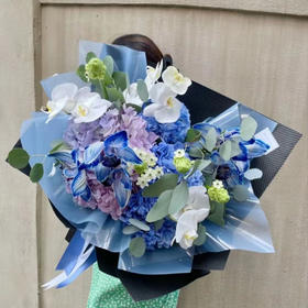 《小王子星球》进口蕙兰花束提前三天预定