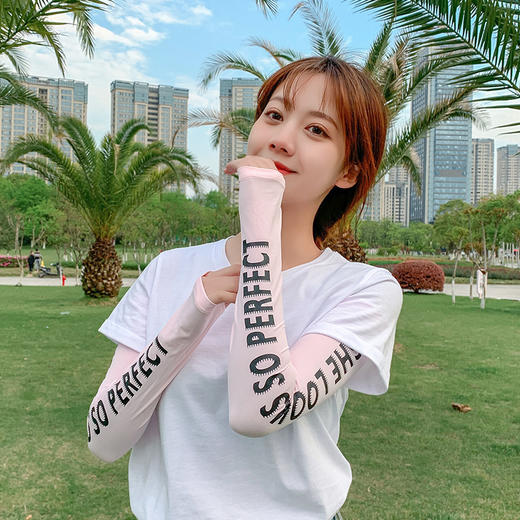 GRH-BXbzq-07-04纯色字母款冰丝冰袖女透气不闷汗袖套简约大气开车袖套 商品图4
